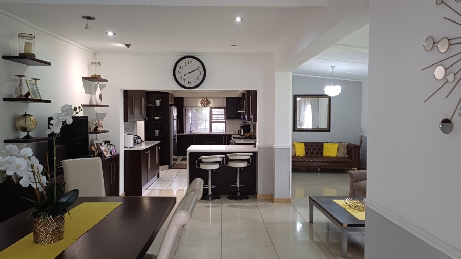 5 Bedroom Property for Sale in Bodorp Western Cape